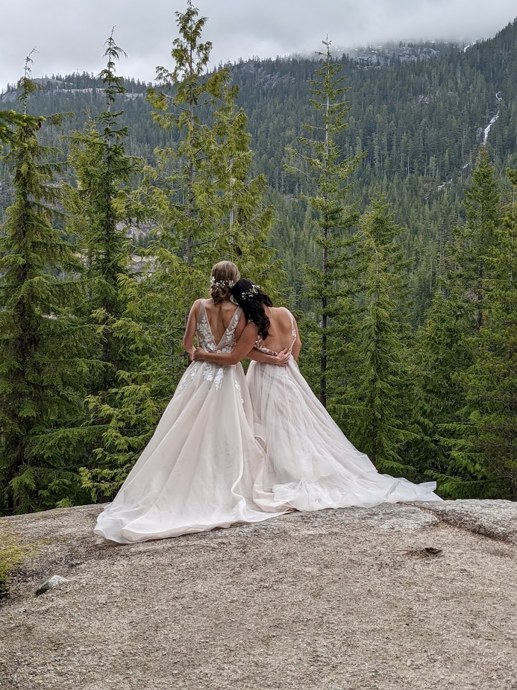 Love & Confetti | B1432, 40653 Tantalus Rd #24, Garibaldi Highlands, BC V0N 1T0, Canada | Phone: (604) 362-3391