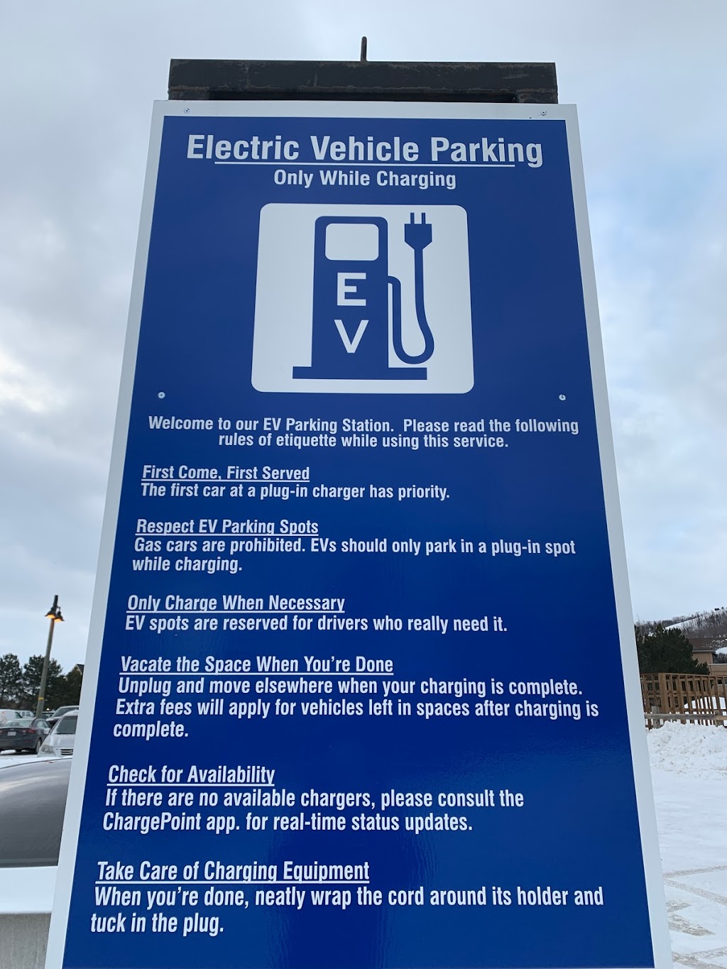 ChargePoint Charging Station | 100 Wintergreen Pl, The Blue Mountains, ON L9Y 0P3, Canada | Phone: (888) 758-4389