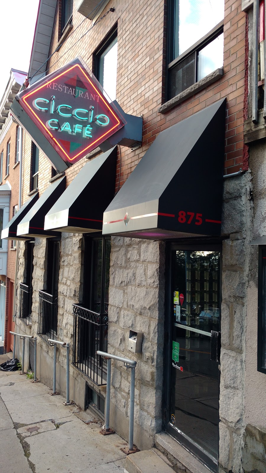 Ciccio Café | 875 Rue de Claire-Fontaine, Québec, QC G1R 3A8, Canada | Phone: (418) 525-6161