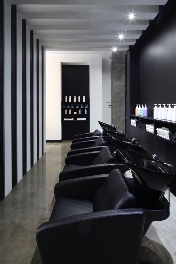 Blunt Coiffure Griffintown | 1170 Rue Wellington, Montréal, QC H3C 1V8, Canada | Phone: (514) 931-9909