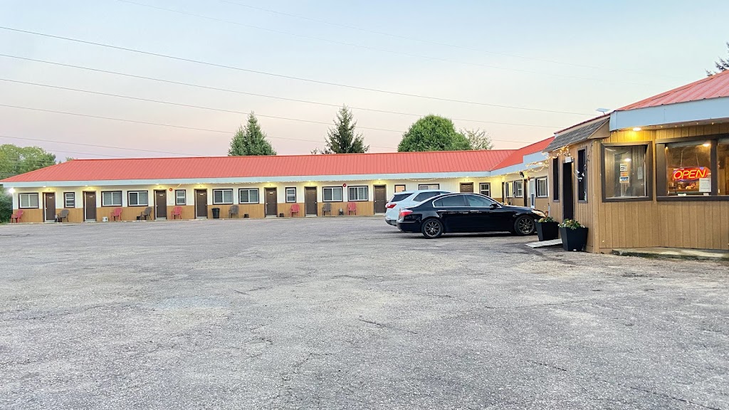 Rolphton Motel And Restaurant | 37079 ON-17, Rolphton, ON K0J 2H0, Canada | Phone: (613) 586-2324