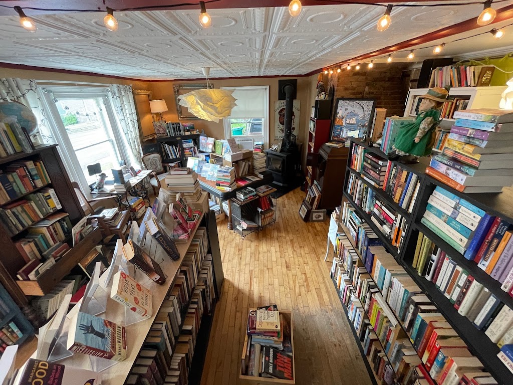 Shorebound Books | 142 Water St, Shelburne, NS B0T 1W0, Canada | Phone: (902) 874-1273