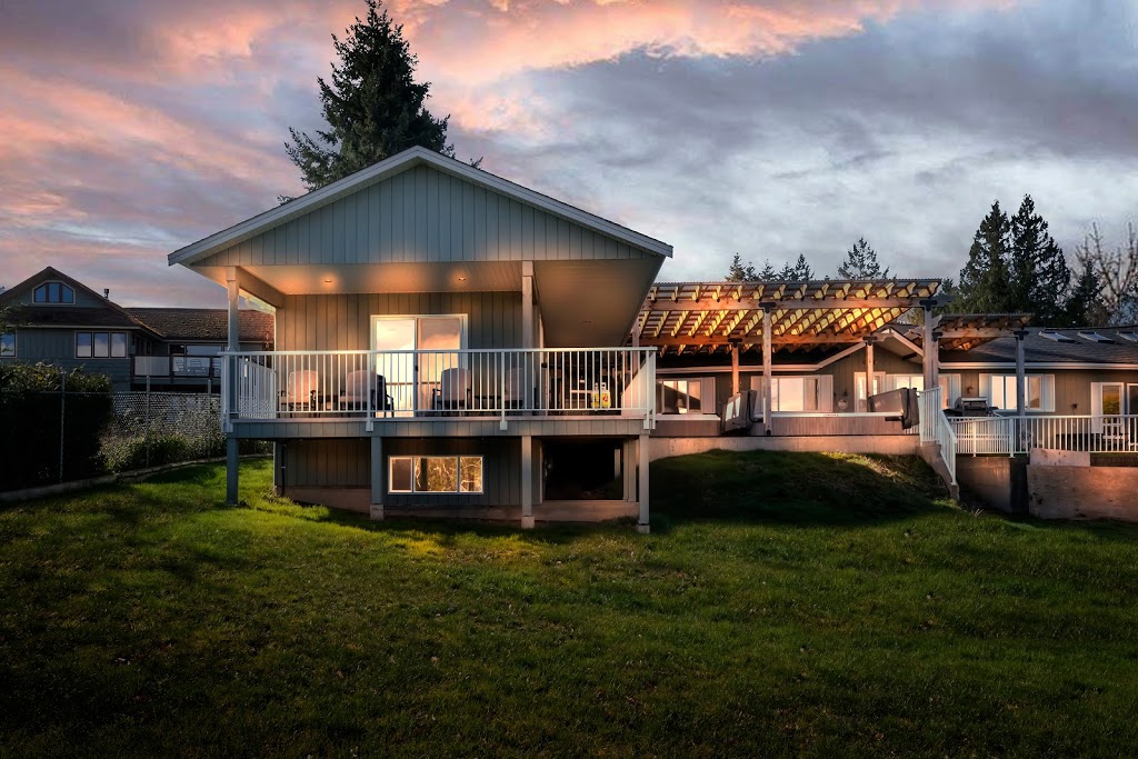 The Beach House at Osborne Bay | 8043b Vye Rd, Crofton, BC V0R 1R0, Canada | Phone: (250) 210-0999