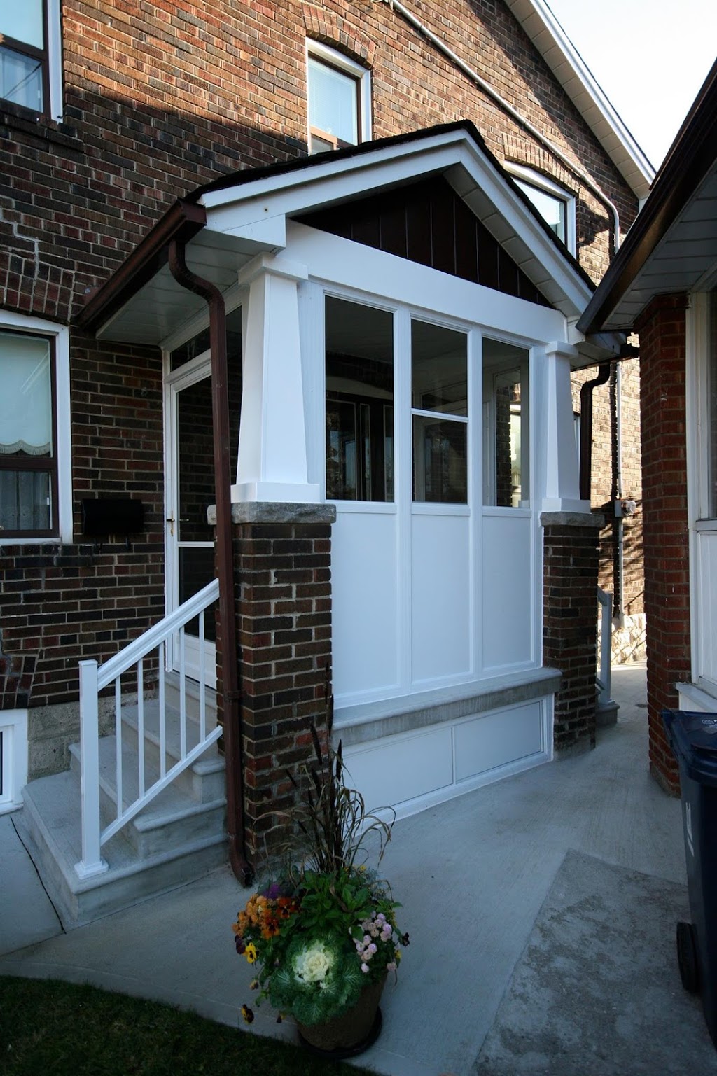 Miranda Windows & Doors | 4181 Sladeview Crescent #46, Mississauga, ON L5L 5R2, Canada | Phone: (905) 896-7974