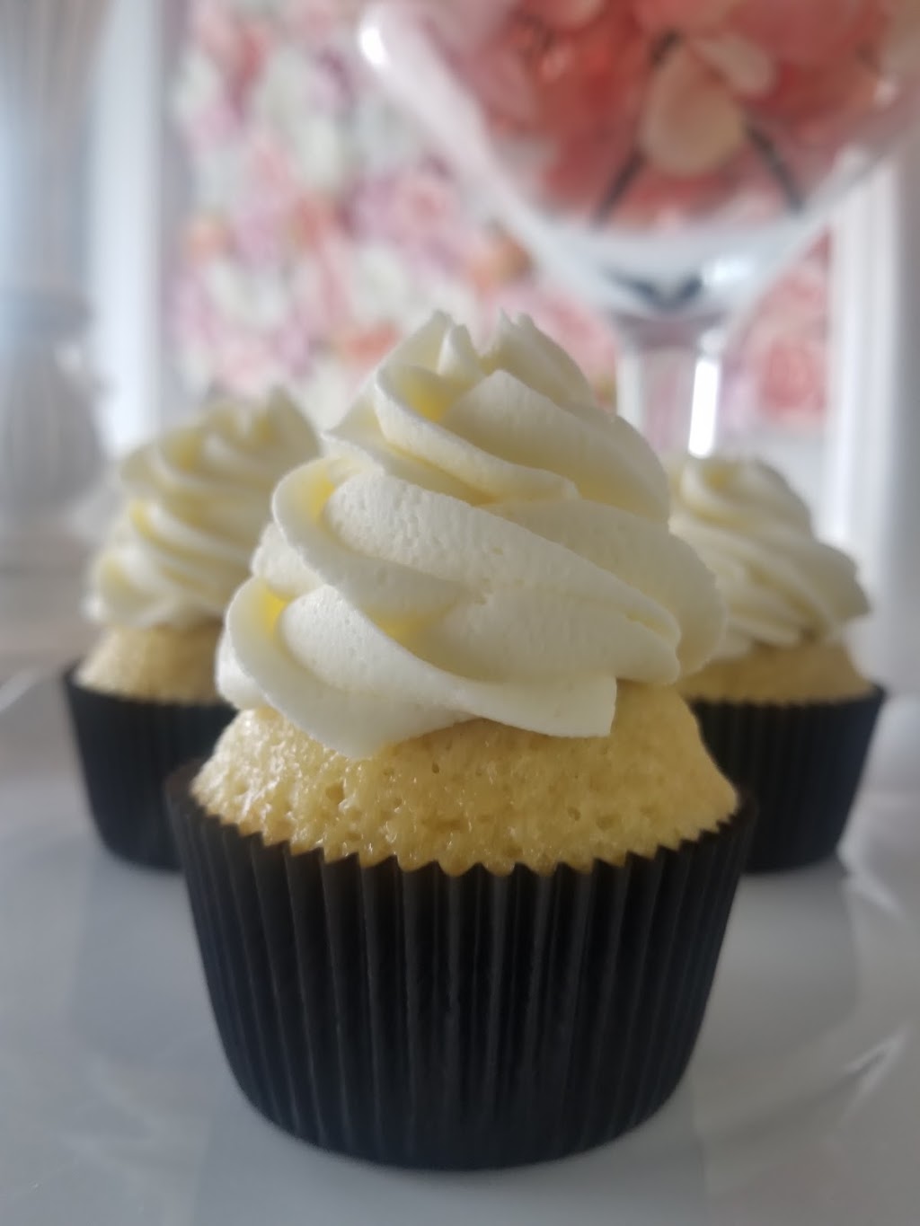 Pretty Little Cupcakes | 8280 York Regional Rd 27, Woodbridge, ON L4H 0R9, Canada | Phone: (905) 850-2222