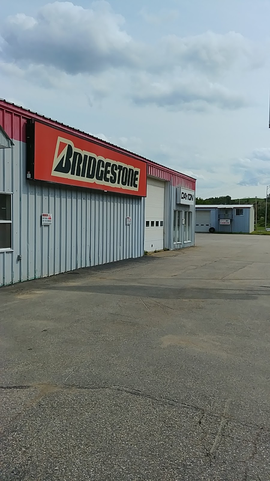 GCR Centres De Pneus | 1423-1801 Bd de Comporté, La Malbaie, QC G5A 1N3, Canada | Phone: (418) 665-2541