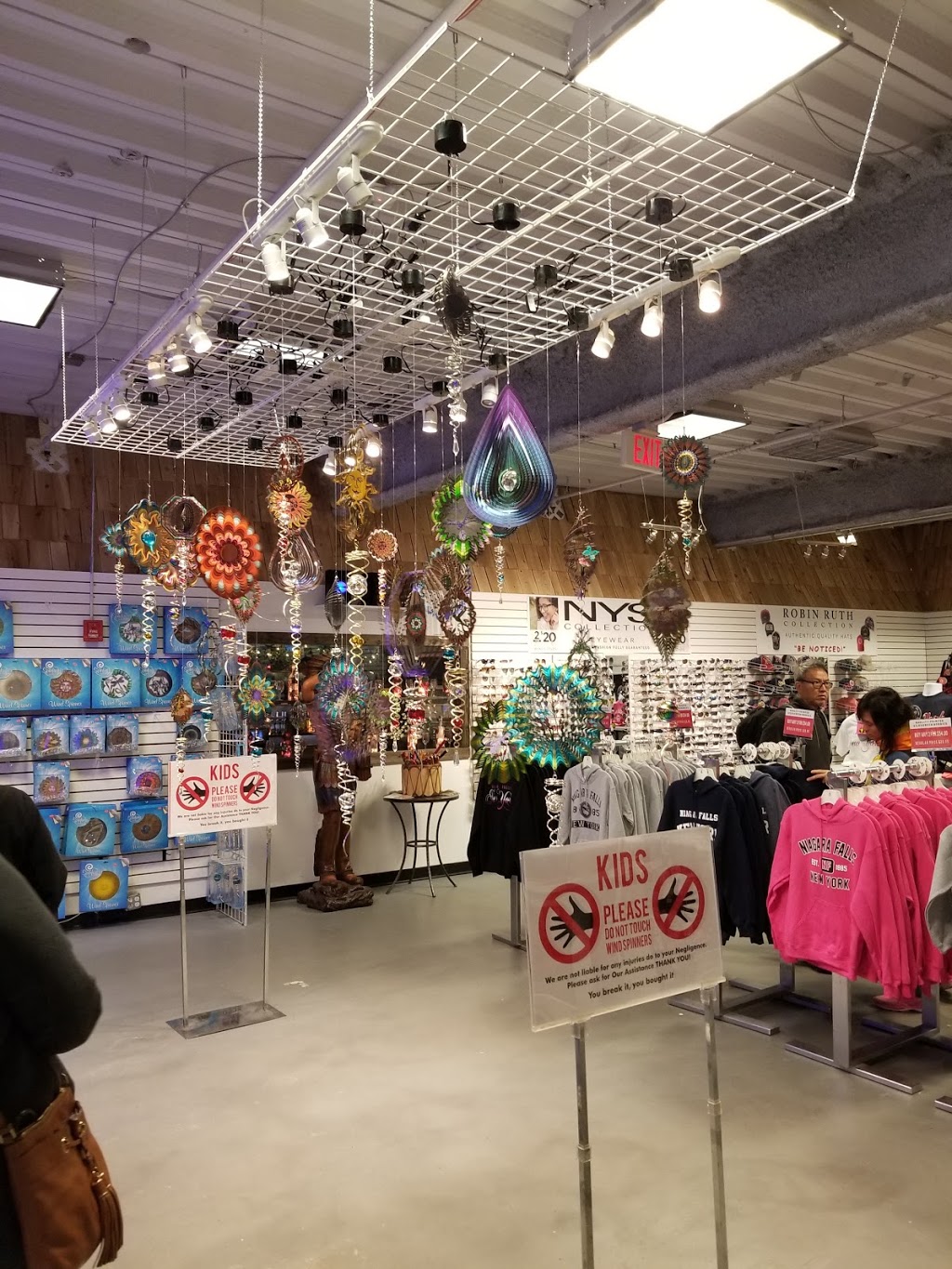 Made In America Store Souvenir & Gift Shop *SECOND FLOOR* | 360 Rainbow Blvd, Niagara Falls, NY 14303, USA | Phone: (716) 304-3622