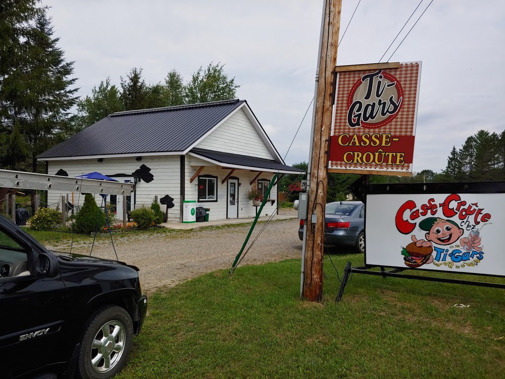 Casse-Croûte Chez Ti-Gars | 1417 Chemin 323 Sud, Amherst, QC J0T 2L0, Canada | Phone: (819) 687-9393