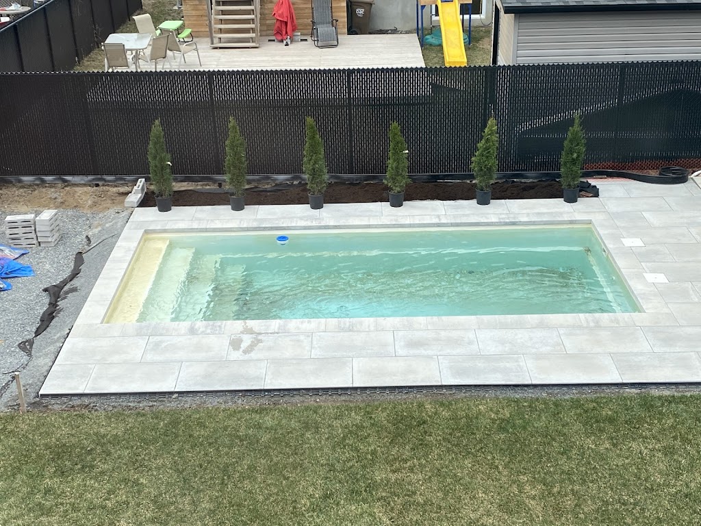 Piscine de fibre de verre - Piscines Nautika | 3567 Chem. Gascon, Mascouche, QC J7L 3X6, Canada | Phone: (514) 708-1449