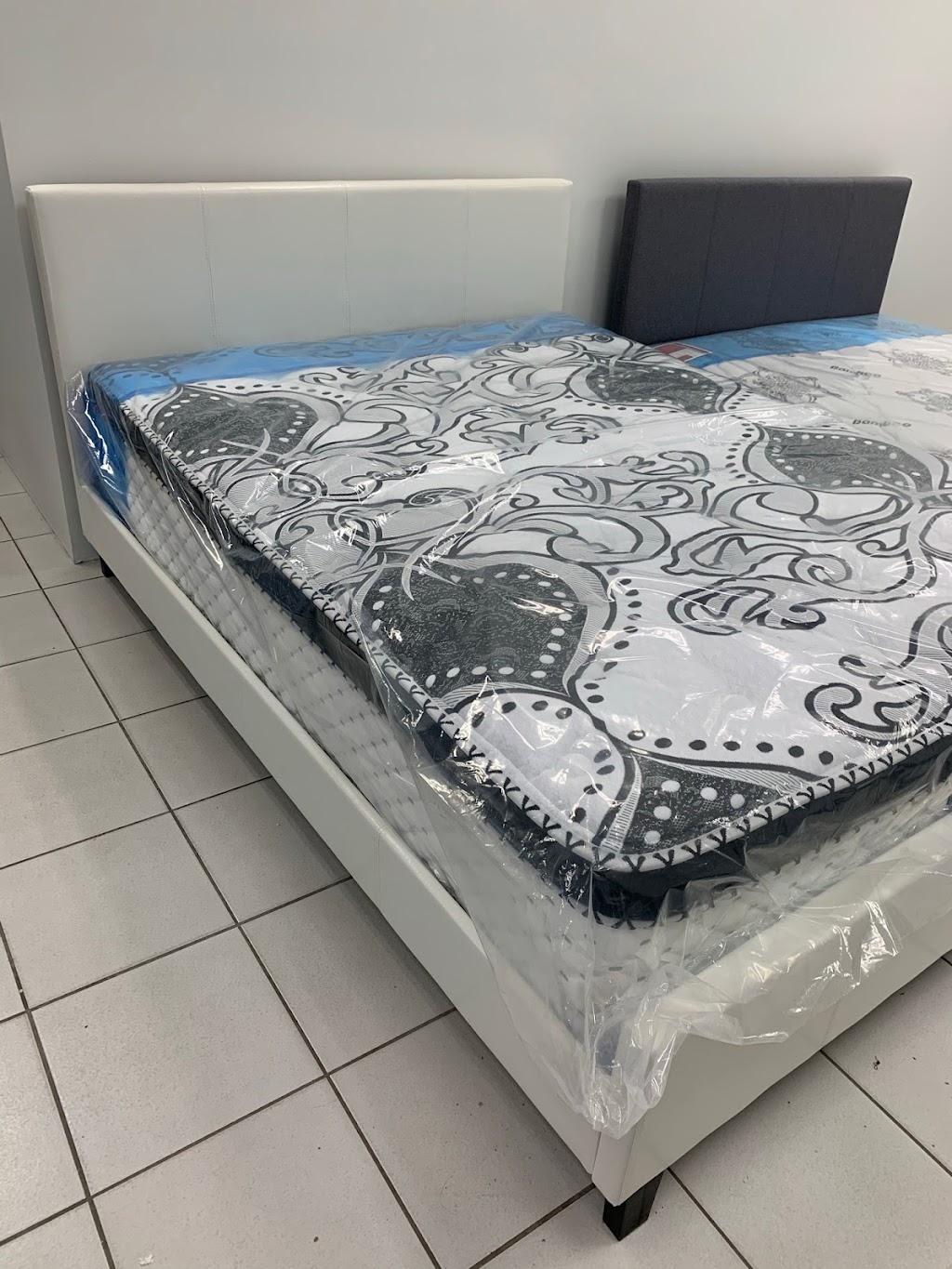 Matelas Jean-Talon | 1750 Rue du Périgord local 19, Québec, QC G1G 6N1, Canada | Phone: (418) 563-3446