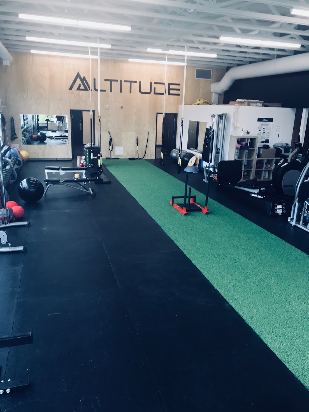 Clinique Medico-sportive Altitude | 2775 120eme Rue, Saint-Georges, QC G5Y 5J2, Canada | Phone: (418) 221-8115