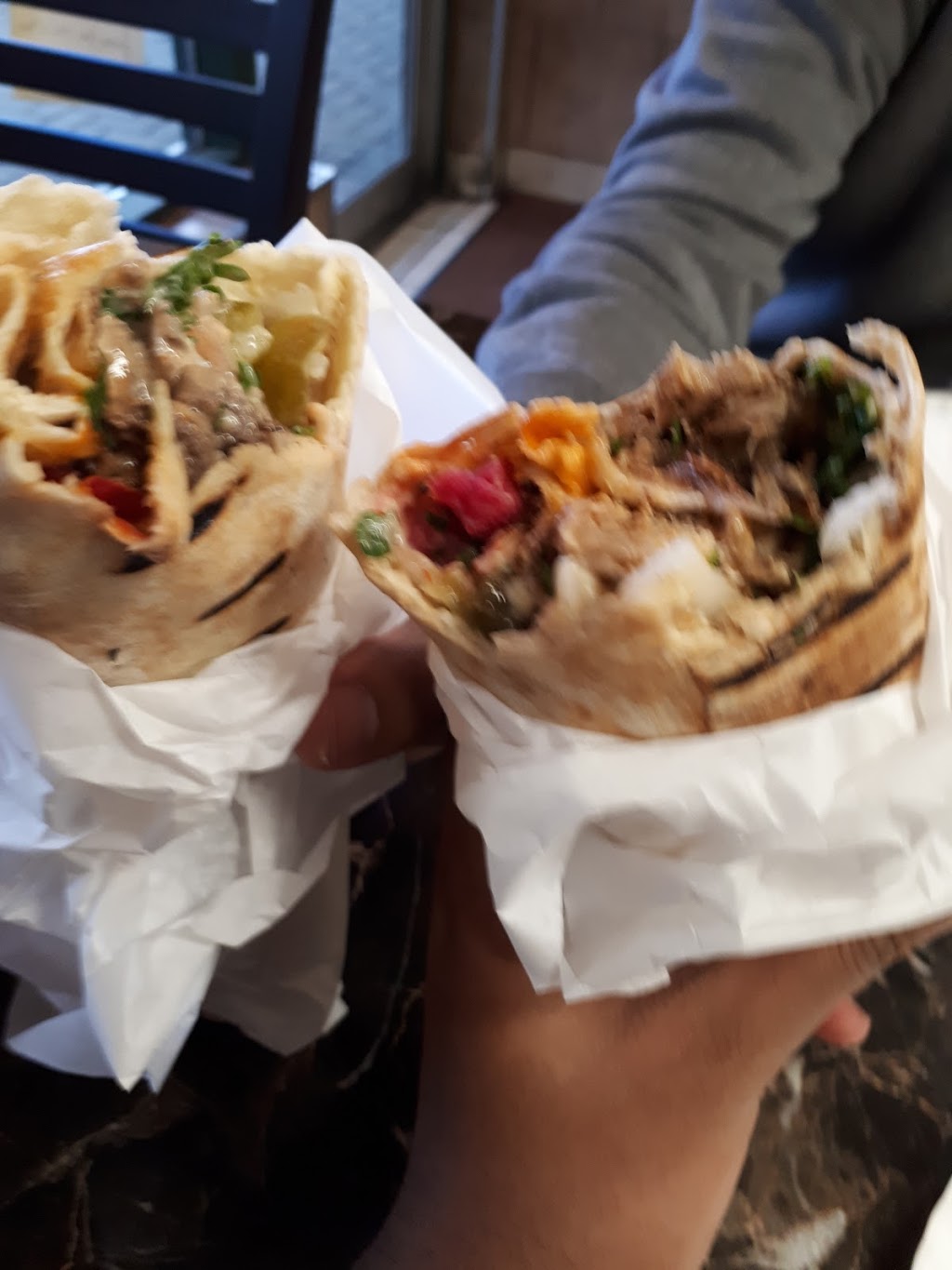 Big Grill Shawarma and Kebobs | 1500 Upper Middle Rd W #6, Oakville, ON L6M 0C2, Canada | Phone: (905) 901-1971