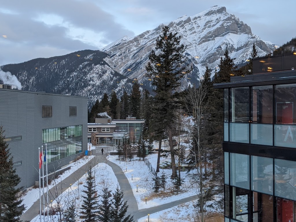 Vistas Dining Hall | 107 Tunnel Mountain Dr, Banff, AB T1L 1H5, Canada | Phone: (403) 762-6300