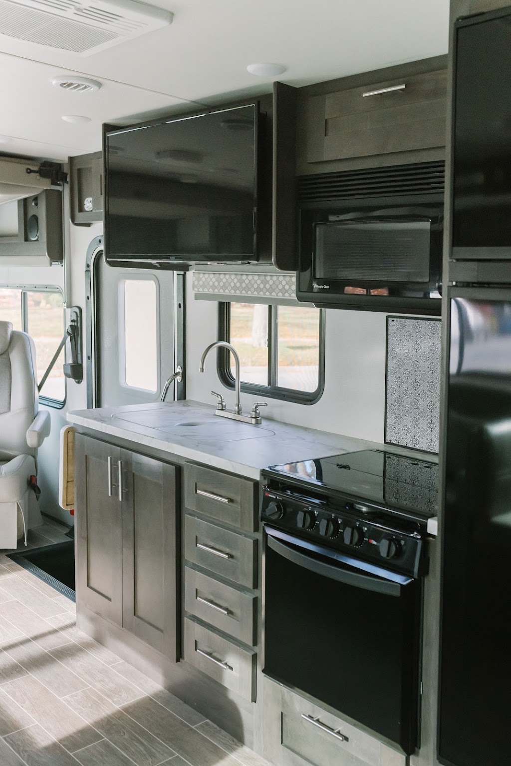 Spruce RV Rental | Debora Dr, Grimsby, ON L3M 4J3, Canada | Phone: (905) 807-3177