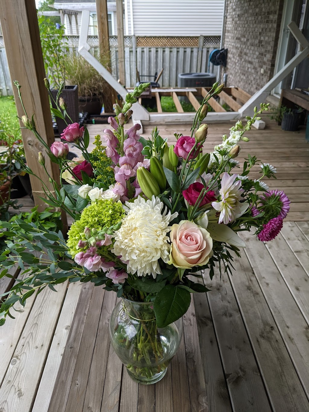 Wilder and Rain Flowers / Quinn Florist | 929 Queen St, Kincardine, ON N2Z 2Y8, Canada | Phone: (519) 396-2563