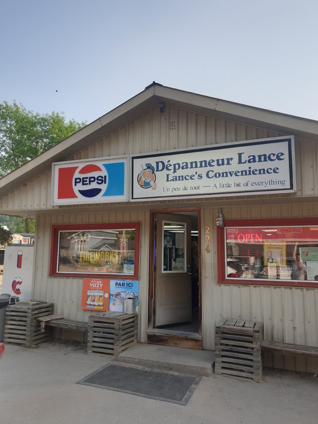 Lances Convenience | 224 Rue Principale, Rapides-des-Joachims, QC J0X 3M0, Canada | Phone: (613) 586-2692