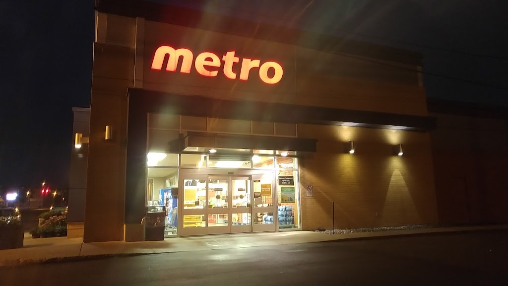 Metro Charny | 8032 Av. des Églises, Lévis, QC G6X 1X7, Canada | Phone: (418) 832-5346