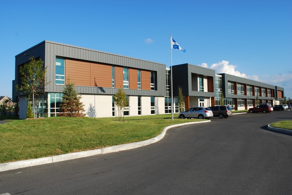 École Madeleine-Brousseau | 1700 Boulevard Lebel, Chambly, QC J3L 0Z9, Canada | Phone: (450) 441-2919