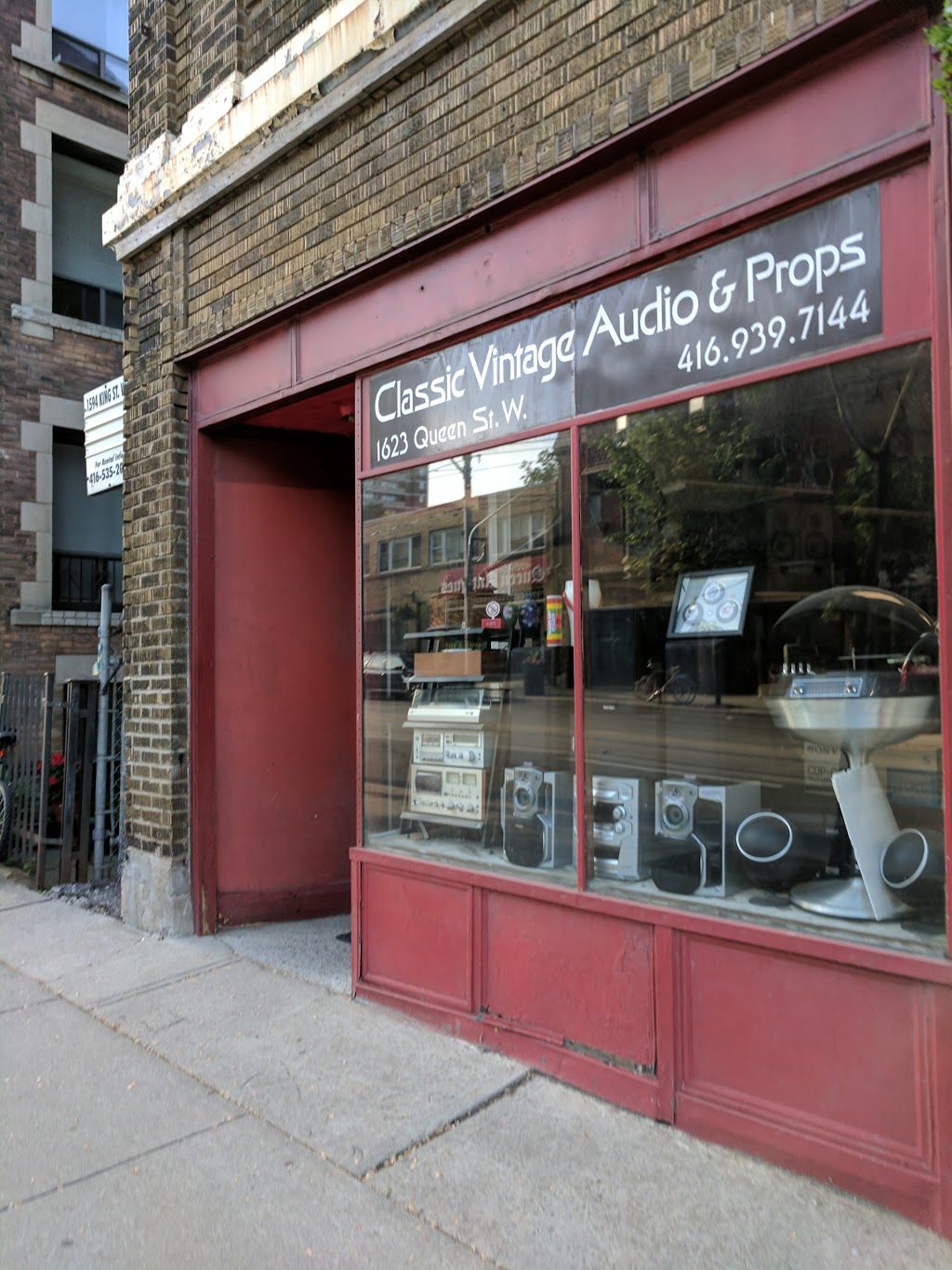 Classic Vintage Audio & Props | 1623 Queen St W, Toronto, ON M6R 1B3, Canada | Phone: (416) 939-7144