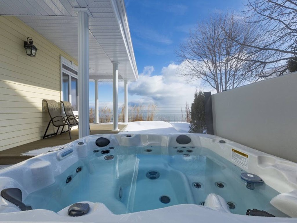 La Mer Veilleuse, spa et fleuve! | 314 Chemin des Bains, Saint-Irénée, QC G0T 1V0, Canada | Phone: (819) 580-9210