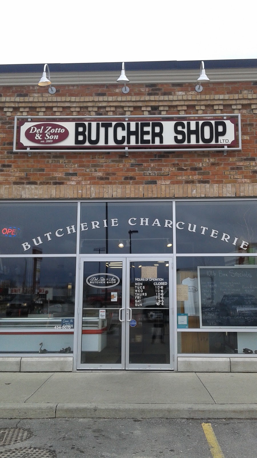 Delzotto & Son Butcher Shop | 117 Young St, Alliston, ON L9R 0E9, Canada | Phone: (705) 434-0070