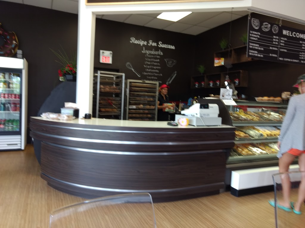 Homestead Donuts & Bakery | 54 Hartzel Rd, St. Catharines, ON L2P 1M7, Canada | Phone: (905) 984-6110