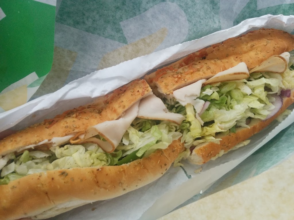 Subway | Woodland Park Plaza, 100 Jamieson Pkwy Unit 5, Cambridge, ON N3C 4B3, Canada | Phone: (519) 658-5033