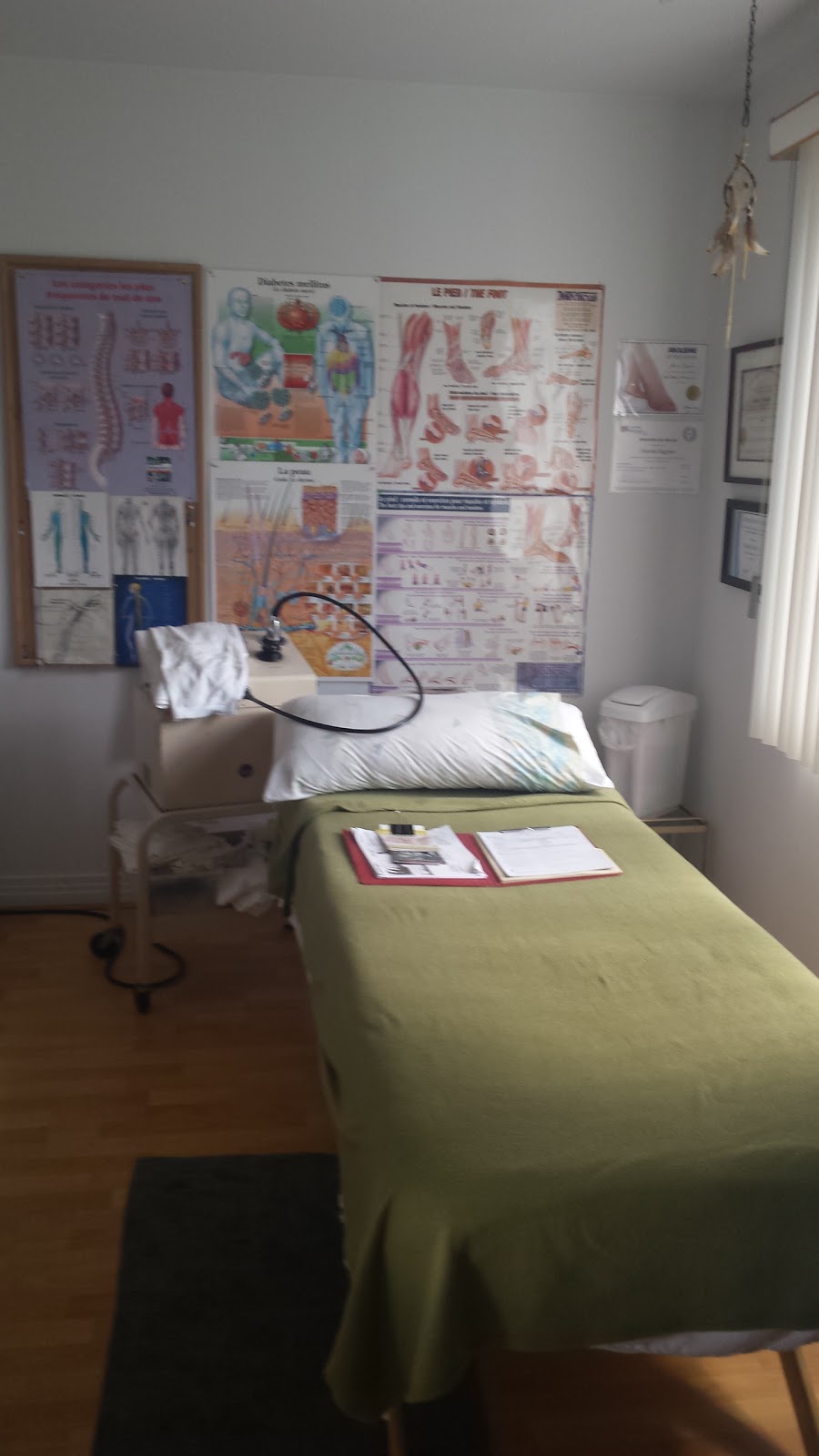 Chantal Gagnier : infirmière en soins de pieds | 12081 Avenue Desaulniers, Montréal-Nord, QC H1G 5J9, Canada | Phone: (514) 755-8082