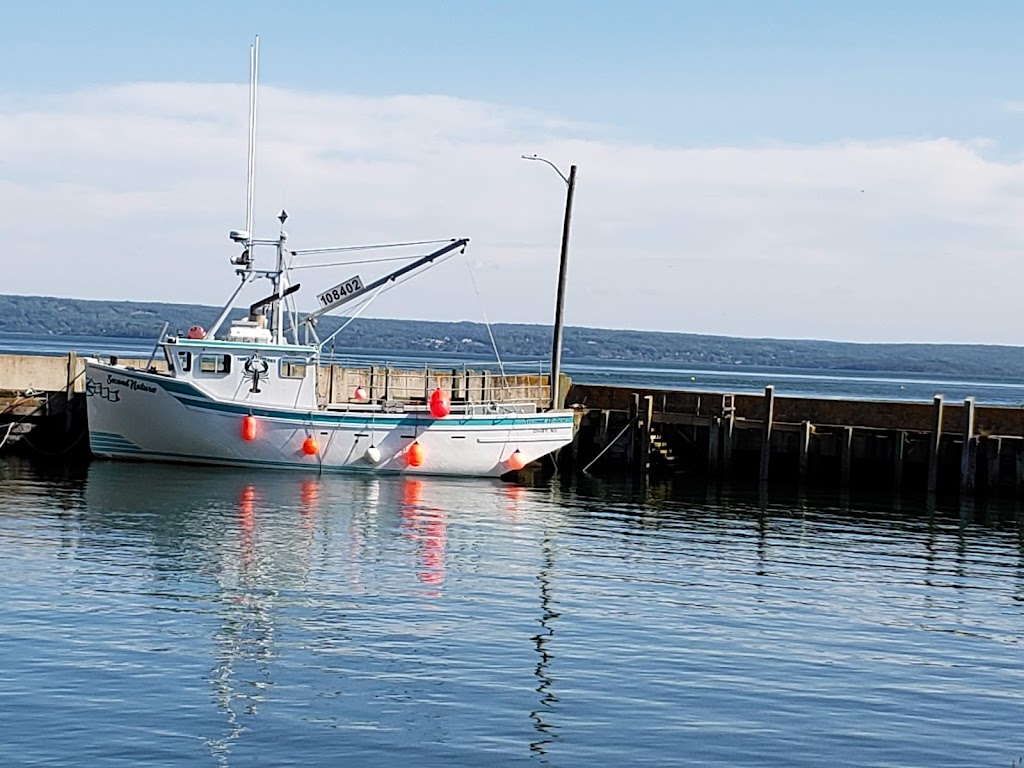 Victoria Beach Lighthouse | 16 Victoria Beach Rd, Granville Ferry, NS B0S 1K0, Canada | Phone: (418) 288-5698