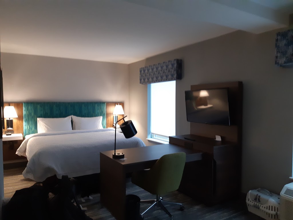 Hampton Inn & Suites by Hilton Kelowna Airport | 1665 Innovation Dr, Kelowna, BC V1V 2Y9, Canada | Phone: (250) 765-9042