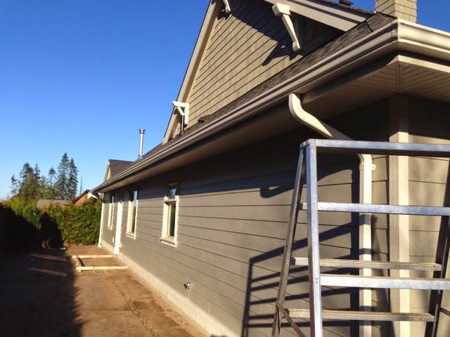 Beach Front Gutters | 210 Valdez Ave, Qualicum Beach, BC V9K 1R8, Canada | Phone: (250) 954-7941