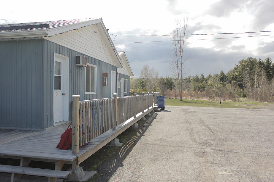 Motel Louis G | 613A QC-219, Hemmingford, QC J0L 1H0, Canada | Phone: (450) 247-0422