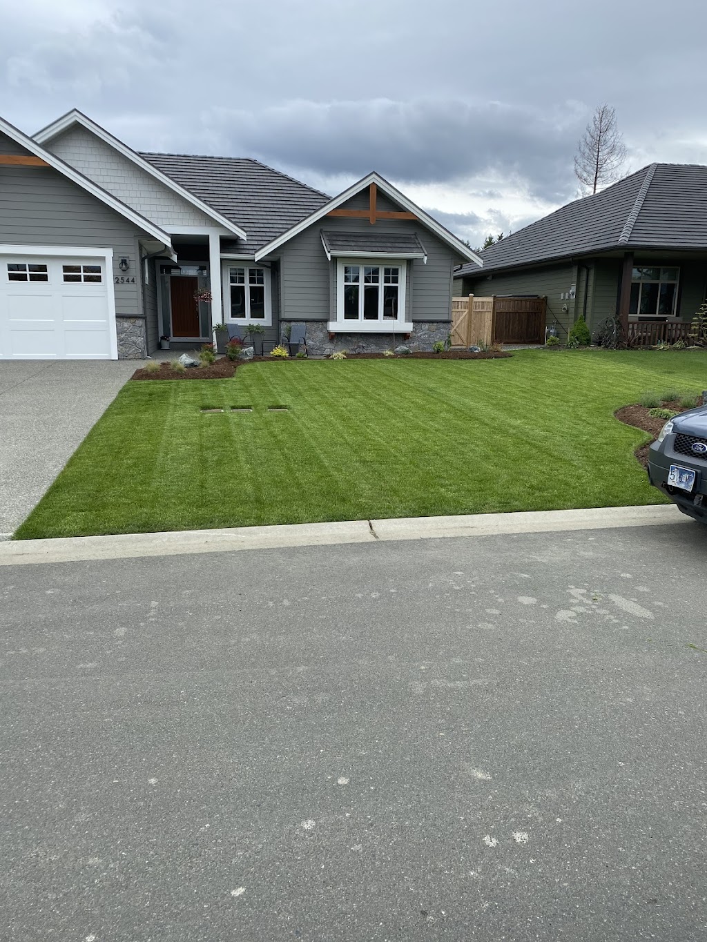 Mats Mowing | 2053 Galleon Way, Comox, BC V9M 3Z2, Canada | Phone: (250) 897-2107