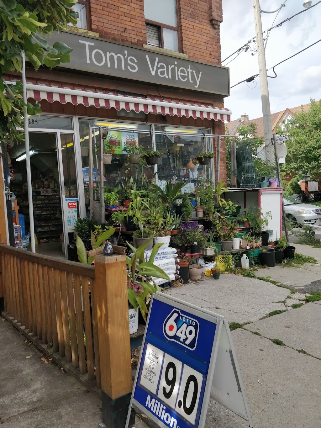 Toms Variety | 296 Wallace Ave, Toronto, ON M6P 3N4, Canada