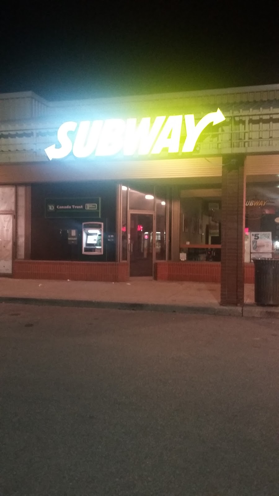 Subway | 1891 Rathburn Rd E #18, Mississauga, ON L4W 3Z3, Canada | Phone: (905) 232-2050