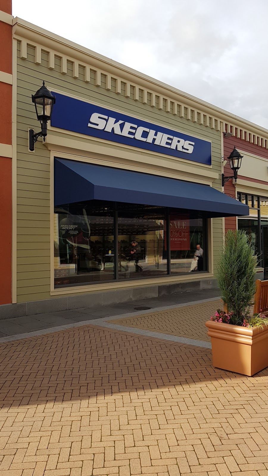 SKECHERS Factory Outlet | 7899 Templeton Station Rd, Richmond, BC V7B 0B7, Canada | Phone: (604) 278-7590