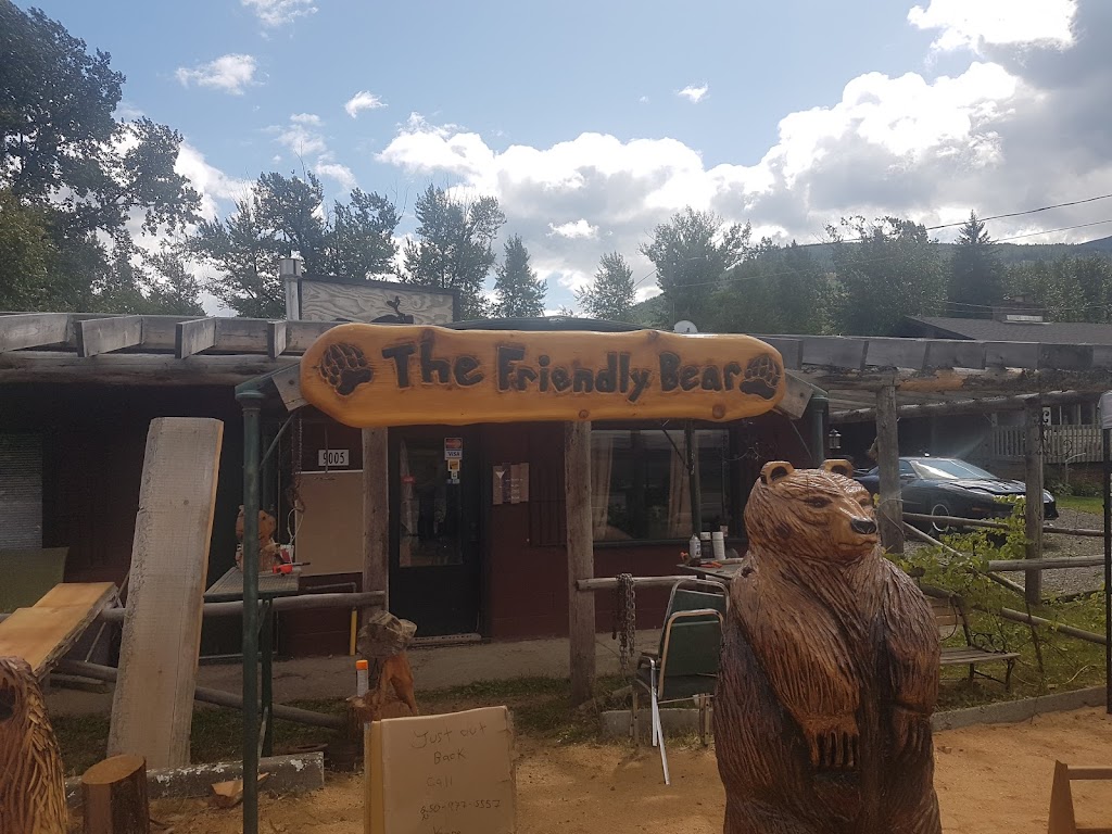 The Friendly Bear Chainsaw Carvings | Crowsnest Hwy, Yahk, BC V0B 2P0, Canada | Phone: (250) 977-5557