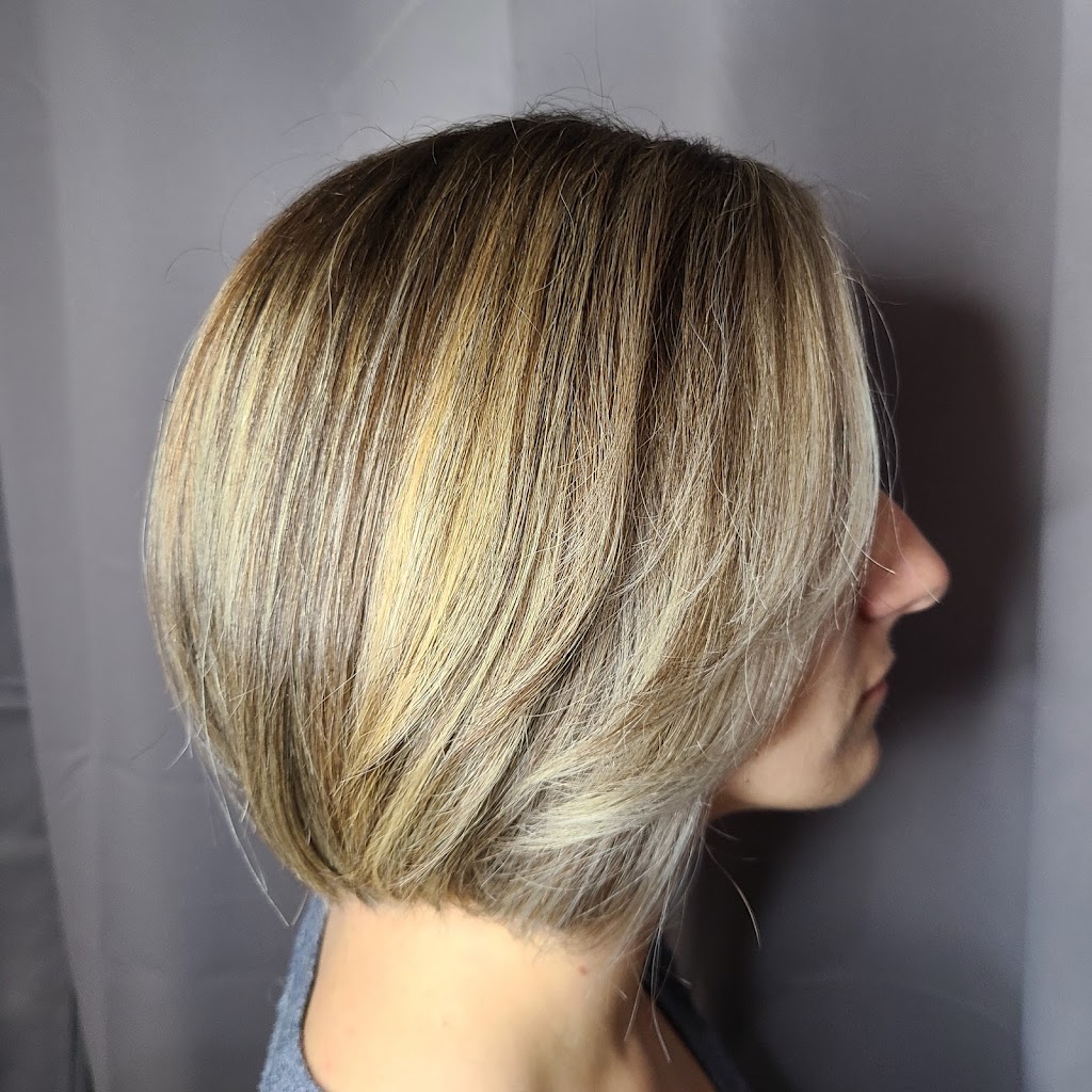 Barries Hair Girl | 81 Masters Dr, Barrie, ON L4M 6W8, Canada | Phone: (705) 718-8456