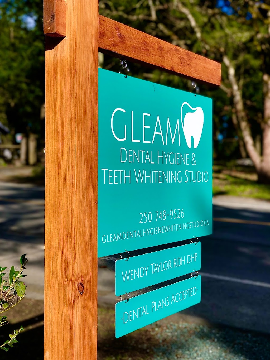 GLEAM Dental Hygiene and Teeth Whitening Studio | 6140 Lakes Rd, Duncan, BC V9L 4J5, Canada | Phone: (250) 748-9526