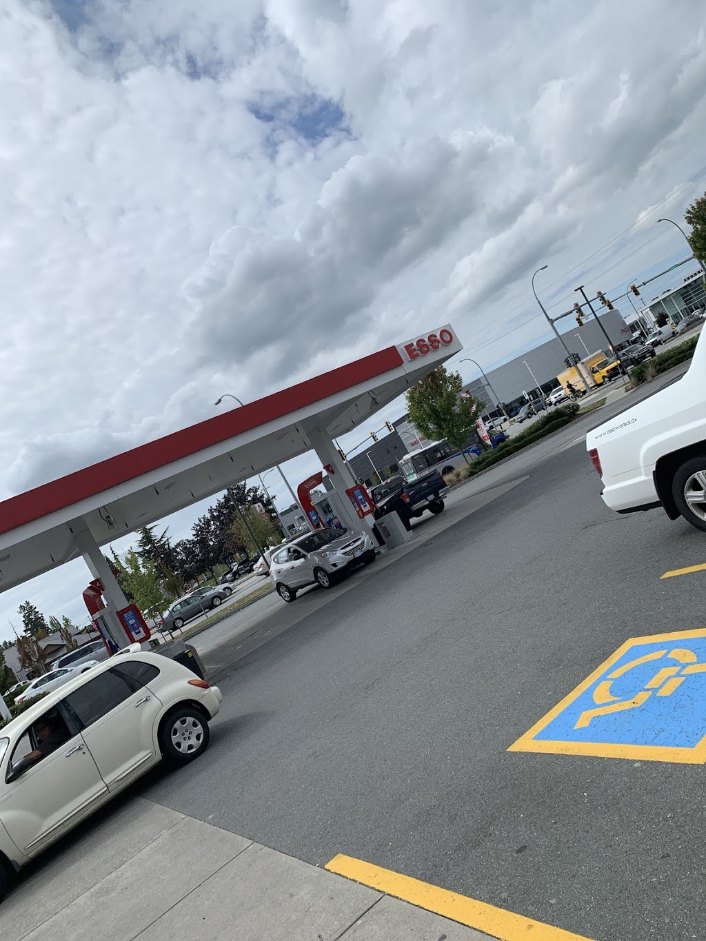 ESSO 7-Eleven 37879 | 6036 Glover Rd, Langley City, BC V3A 0H3, Canada | Phone: (604) 534-0538