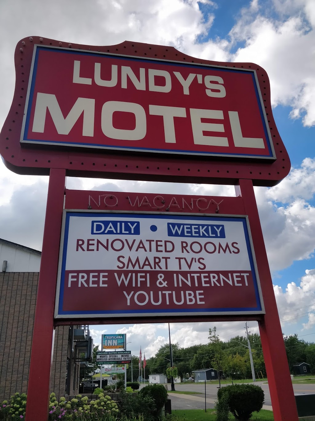 Lundys Motel | 8646 Lundys Ln, Niagara Falls, ON L2H 1H4, Canada | Phone: (905) 374-2664