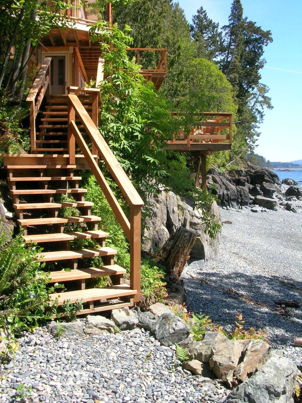 Eagle Cove Beachfront Guest Suites | 8061 W Coast Rd, Sooke, BC V9Z 1C9, Canada | Phone: (250) 642-4885