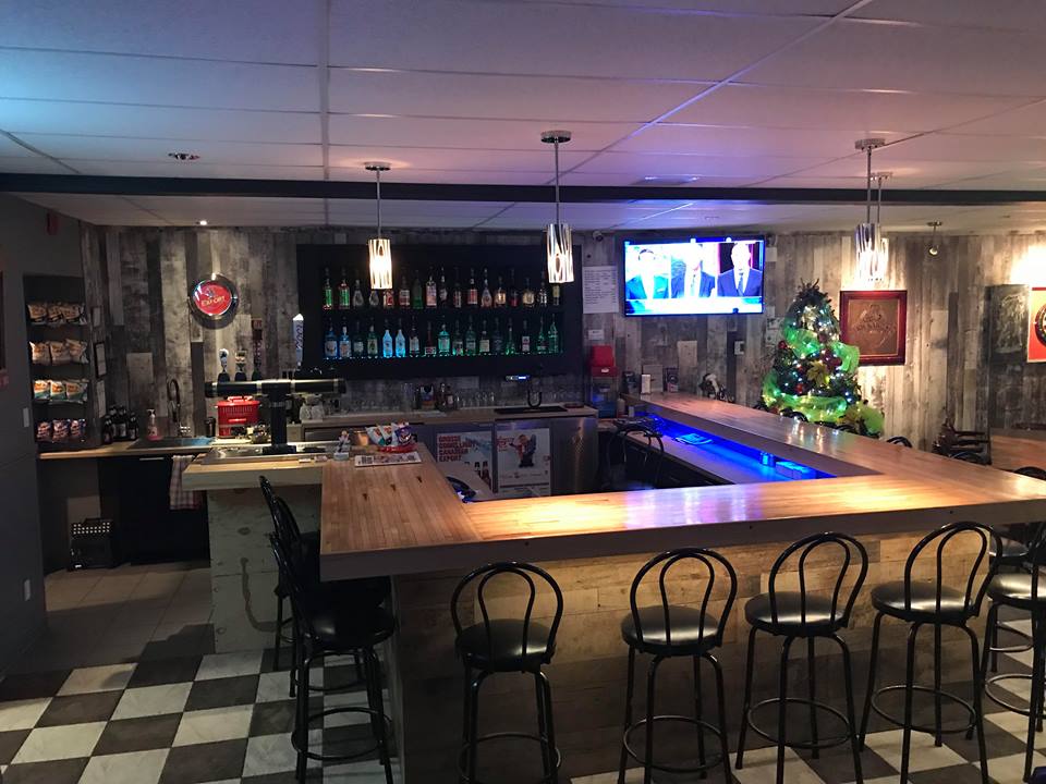 Bar Chevaliers de Colomb | 81 Rue Brock, Drummondville, QC J2C 1L5, Canada | Phone: (819) 472-7737