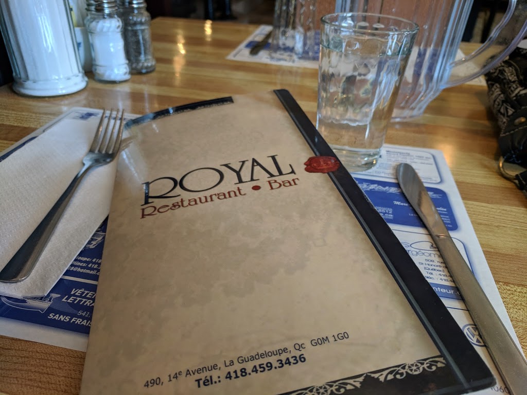 Restaurant Bar Royal | 490 14e Ave, La Guadeloupe, QC G0M 1G0, Canada | Phone: (418) 459-3436