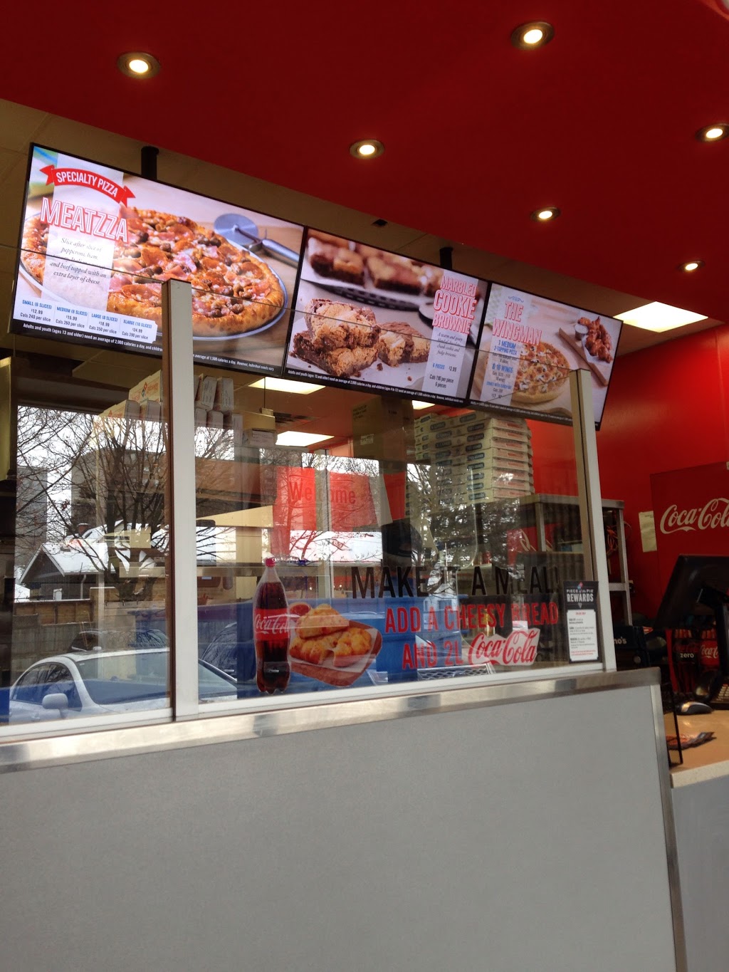Dominos | 645 Lakeshore Rd E, Mississauga, ON L5G 1J5, Canada | Phone: (905) 891-7878
