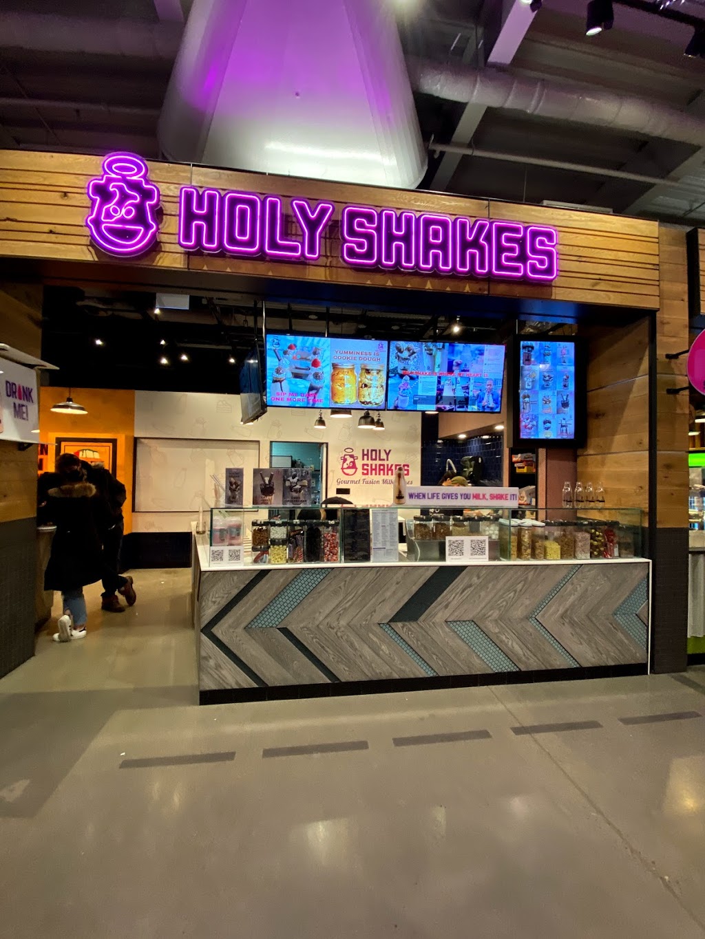 Holy Shakes | FM 13 A MARKET & CO UPPER CANADA MALL, 17600 Yonge St, Newmarket, ON L3Y 4Z1, Canada | Phone: (905) 235-1070