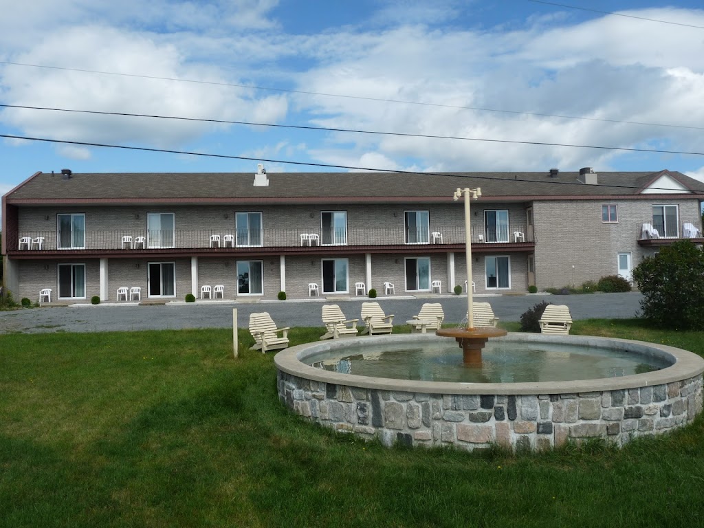 Motel Nolen | 975 Saint-Laurent, Saint-Siméon, QC G0T 1X0, Canada | Phone: (418) 638-5377