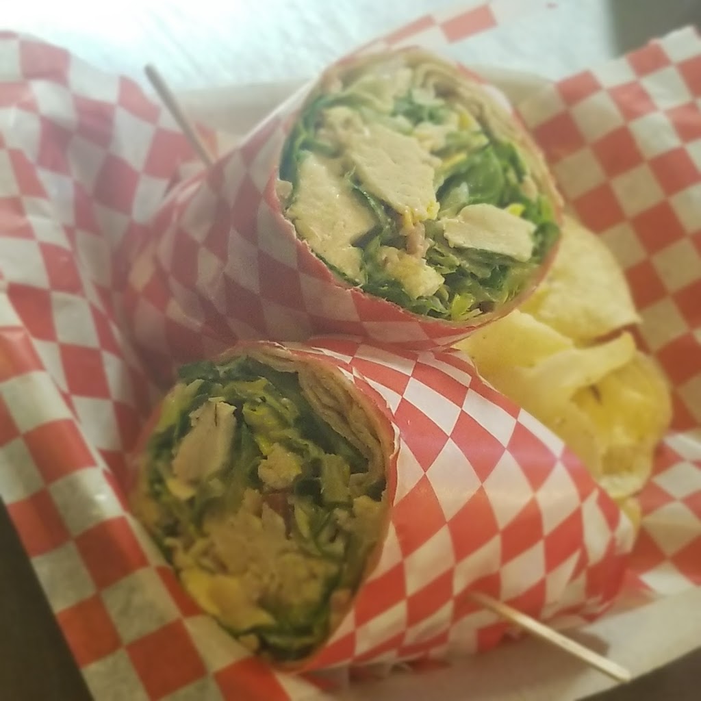Two Chicks Cafe,Smoothie Bar & L.L.B.O | 7 2nd Ave N, Sauble Beach, ON N0H 2G0, Canada | Phone: (519) 422-9988