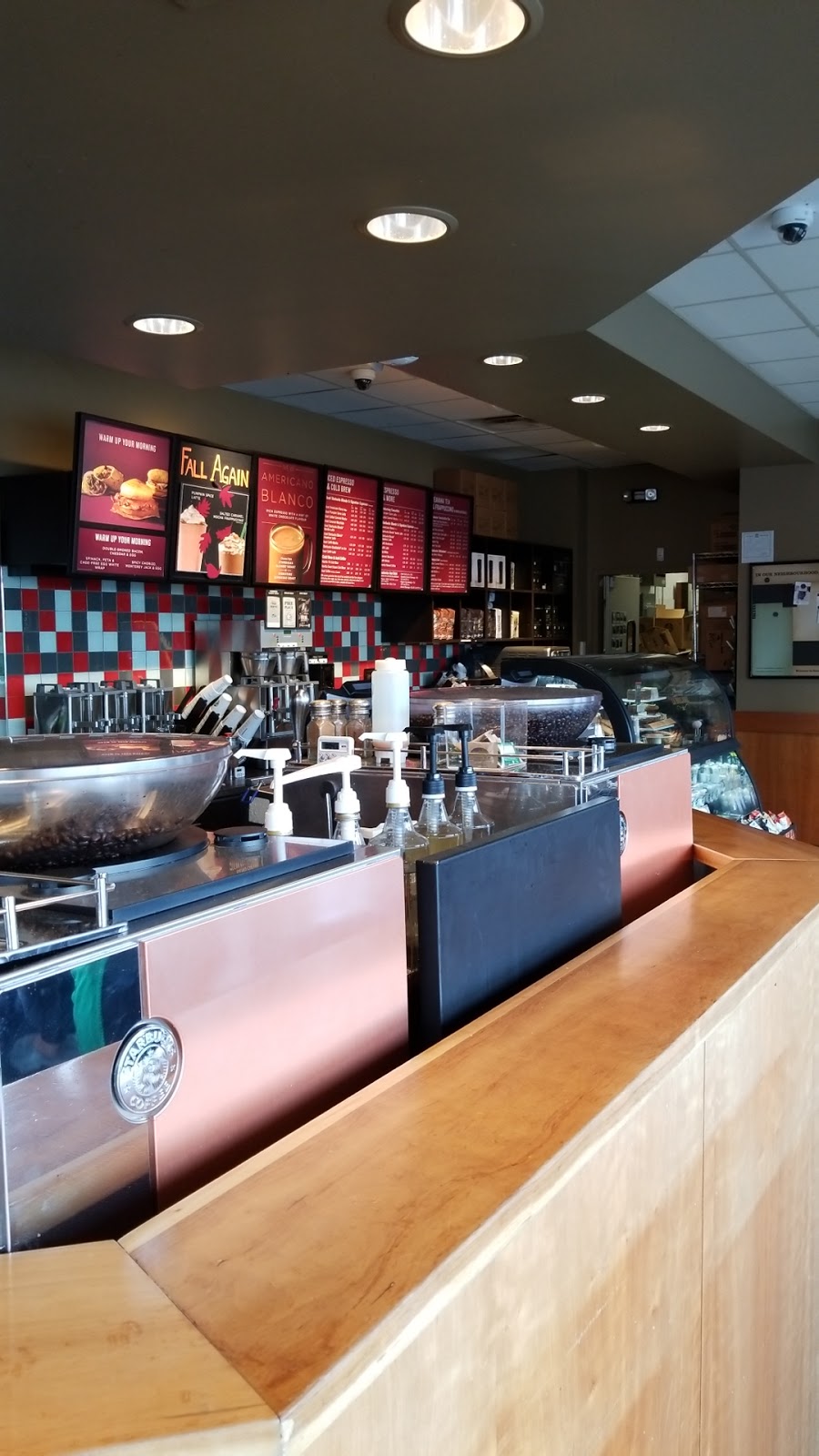 Starbucks | 841 Rye St, Peterborough, ON K9J 6X1, Canada | Phone: (705) 755-1071