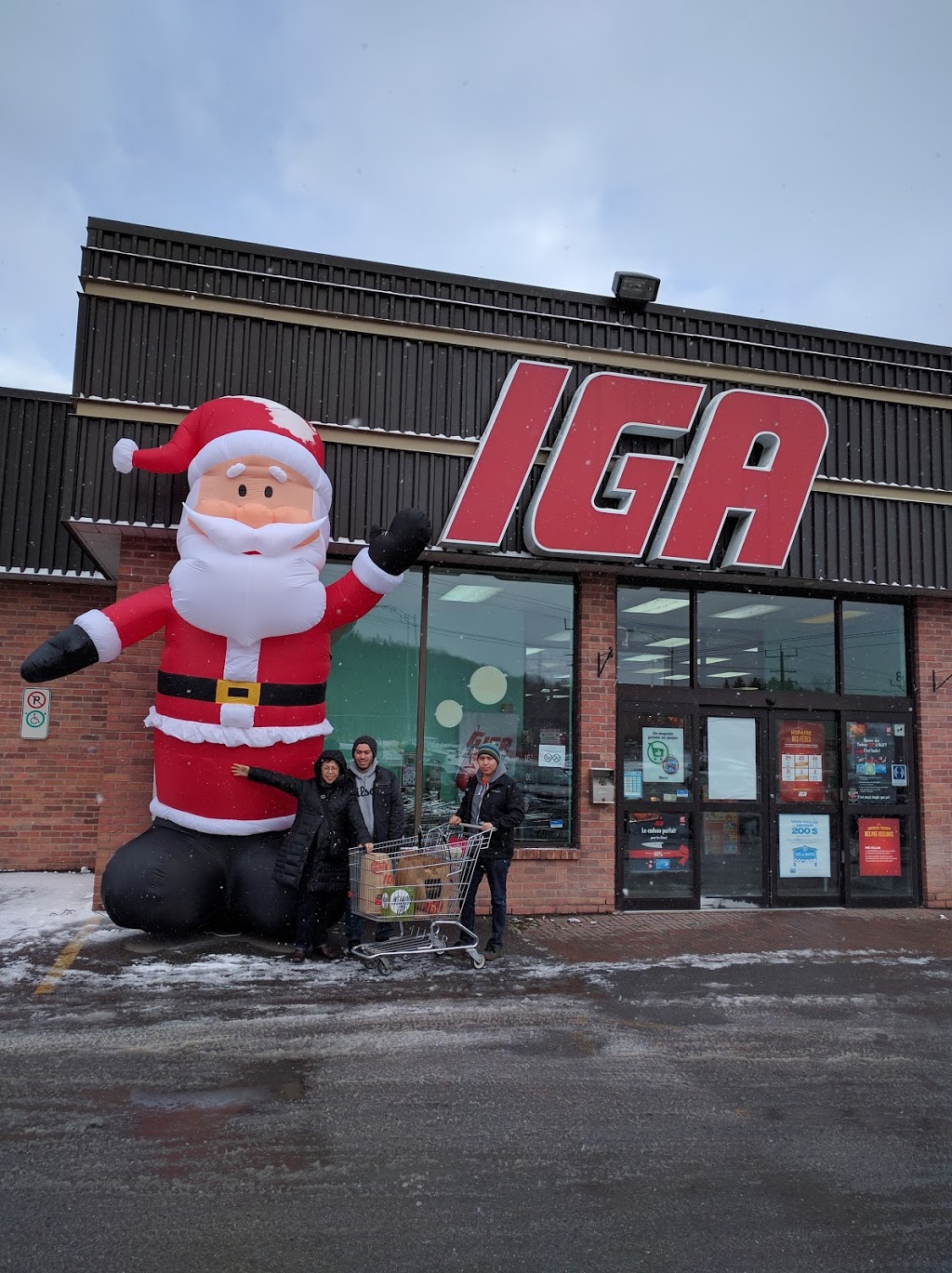 IGA Alimentation St-Onge inc. | 972, ch des Hauteurs, Saint-Hippolyte, QC J8A 1L2, Canada | Phone: (450) 224-5179